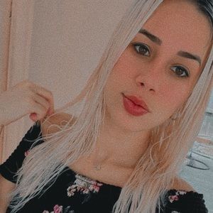 Meet your Posher, Roxana